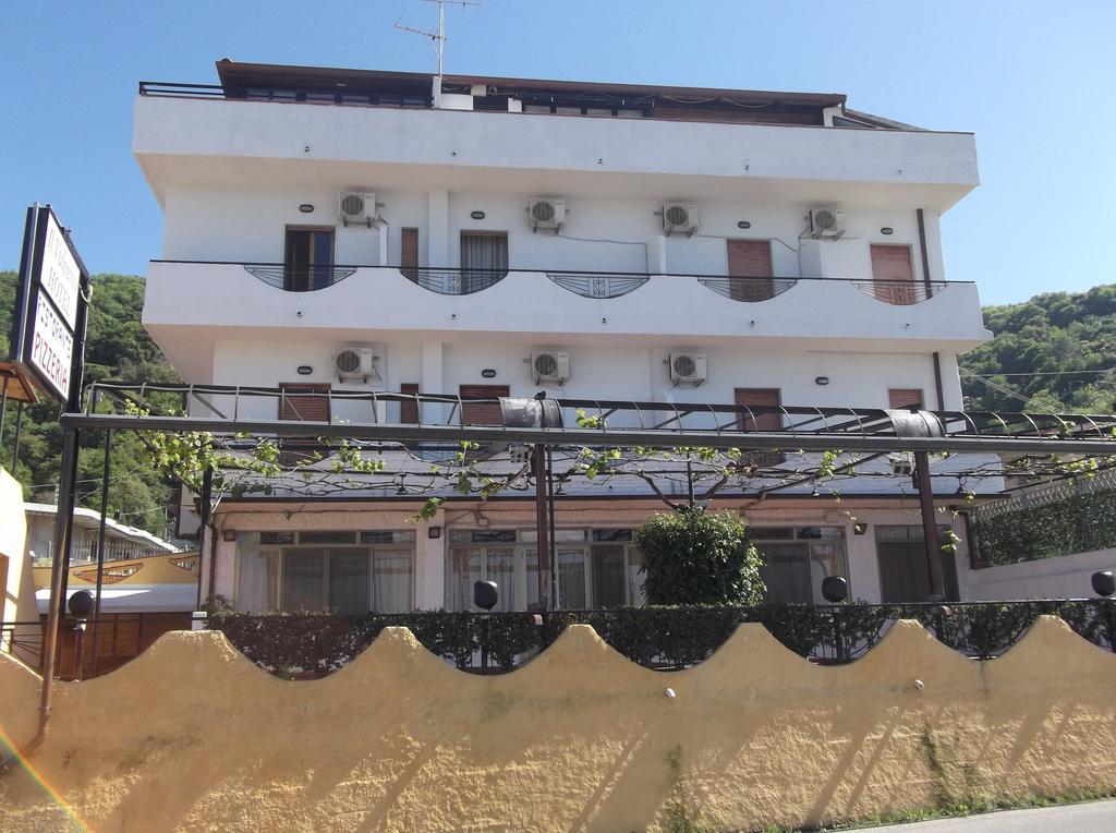 Hotel Il Vulcano Tropea Exterior foto