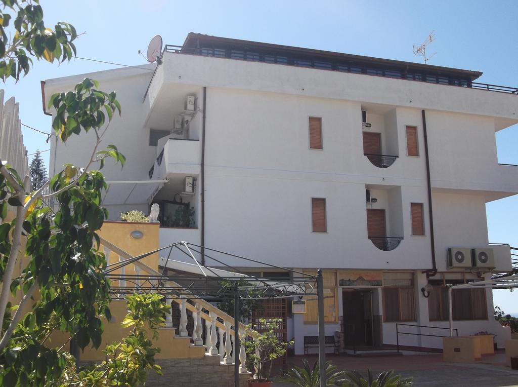 Hotel Il Vulcano Tropea Exterior foto