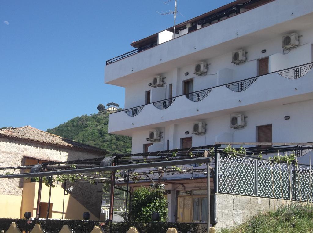 Hotel Il Vulcano Tropea Exterior foto